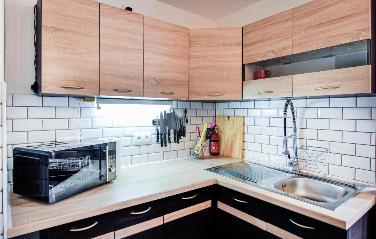 Awesome Home In Saint-Sever-Calvados With Kitchen 외부 사진