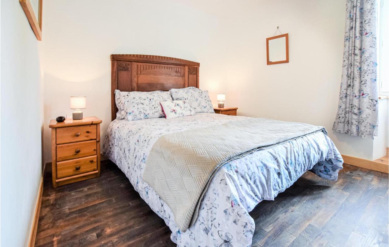 Awesome Home In Saint-Sever-Calvados With Kitchen 외부 사진