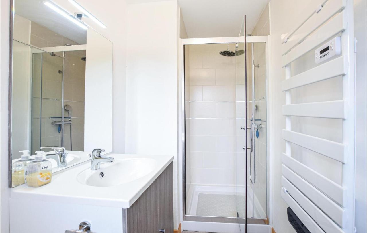 Awesome Home In Saint-Sever-Calvados With Kitchen 외부 사진